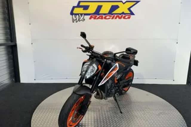KTM 890 Duke R (2020) thumbnail 3