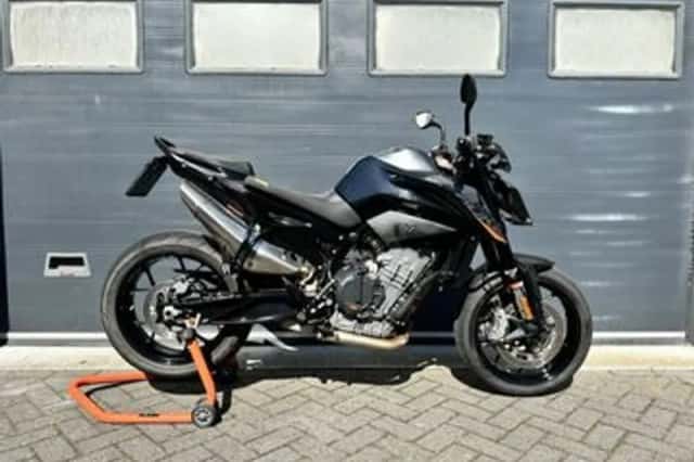 KTM 890 Duke (2022) thumbnail 1