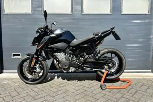 KTM 890 Duke (2022) thumbnail 4