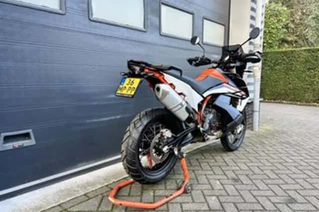 KTM 890 Adventure (2021) thumbnail 3