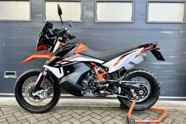 KTM 890 Adventure (2021) thumbnail 4