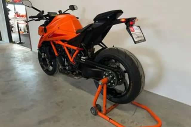 KTM 1390 Super Duke R EVO (2025) thumbnail 6