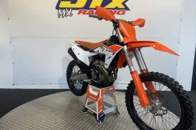 KTM 350 SX F (2023) thumbnail 2