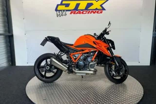 KTM 1390 Super Duke R EVO (2024) thumbnail 1