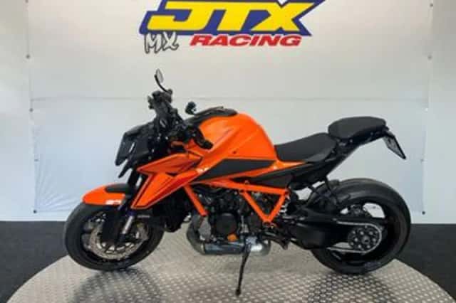 KTM 1390 Super Duke R EVO (2024) thumbnail 5