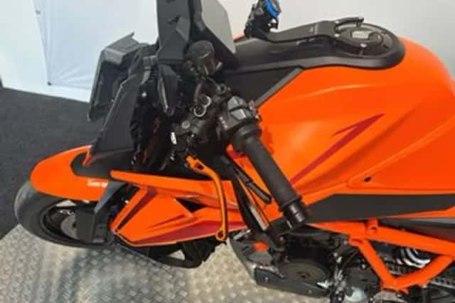 KTM 1390 Super Duke R EVO (2024) thumbnail 6