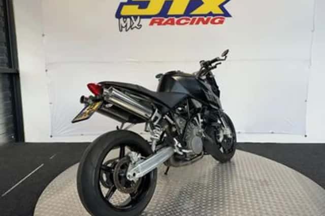 KTM 990 Super Duke (2005) thumbnail 4