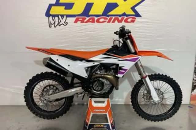 KTM 450 SX-F (2024) thumbnail 1