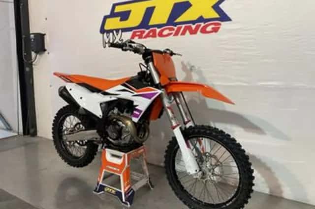 KTM 450 SX-F (2024) thumbnail 2