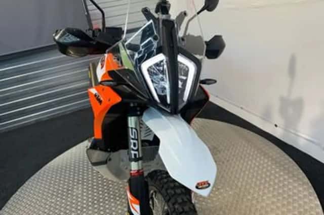 KTM 890 Adventure (2024) thumbnail 3