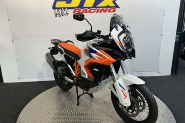 KTM 1290 Super Adventure (2023) thumbnail 2