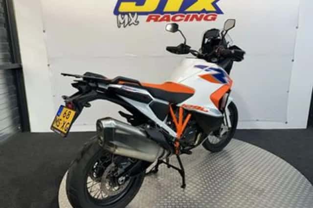KTM 1290 Super Adventure (2023) thumbnail 4