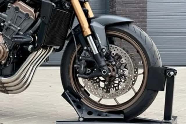 Honda CB650R (2024) thumbnail 6