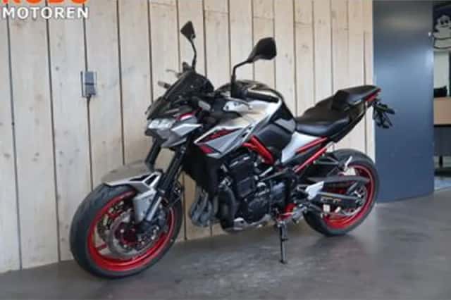 Kawasaki Z900 (2023) thumbnail 5