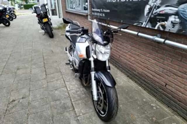 Suzuki GSR600 (2007) thumbnail 2