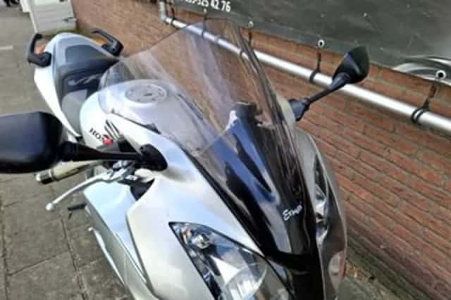 Honda VFR 800 FI (2002) thumbnail 3