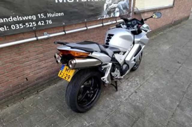 Honda VFR 800 FI (2002) thumbnail 4