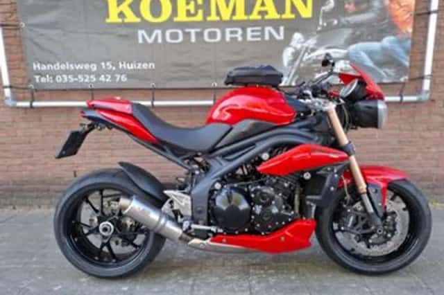 Triumph Speed Triple 1050 (2011) thumbnail 1
