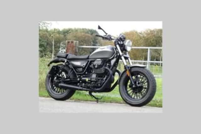 Moto Guzzi V9 Bobber 850 (2017) thumbnail 1