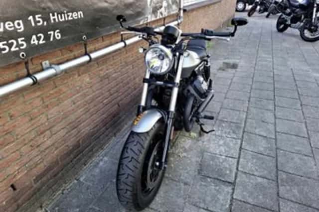 Moto Guzzi V9 Bobber 850 (2017) thumbnail 4