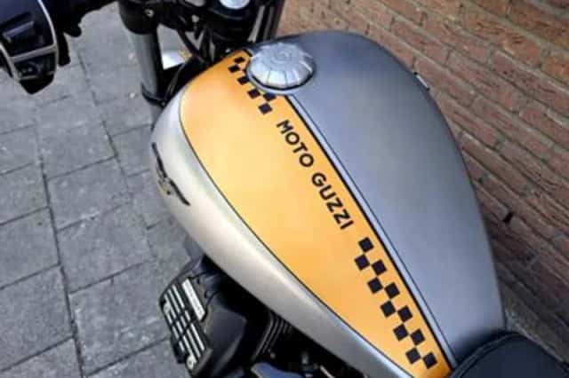 Moto Guzzi V9 Bobber 850 (2017) thumbnail 5