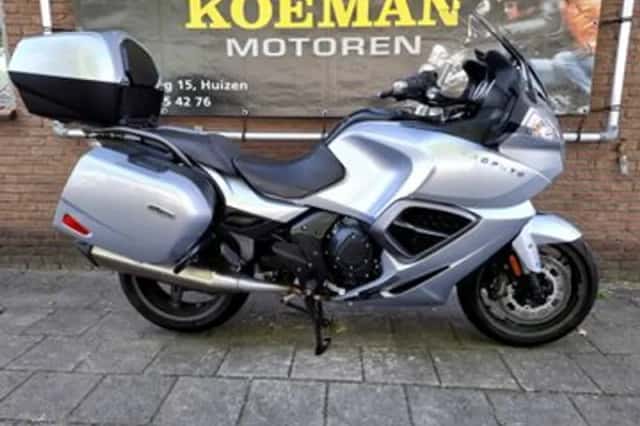 Triumph Trophy 1215 SE (2013) thumbnail 1