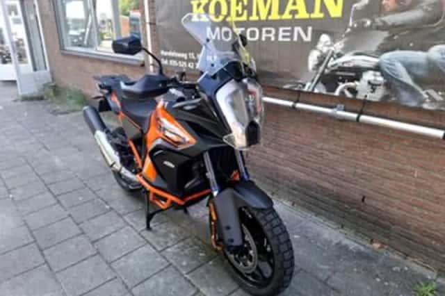 KTM 1290 Super Adventure (2025) thumbnail 3