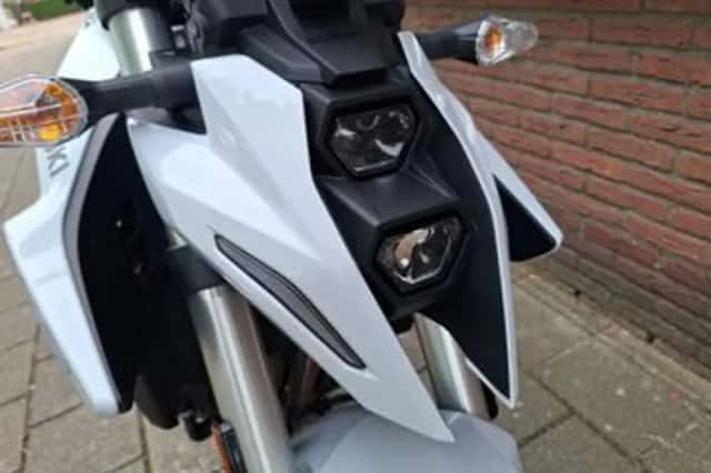 Suzuki GSX-8S (2023) thumbnail 3