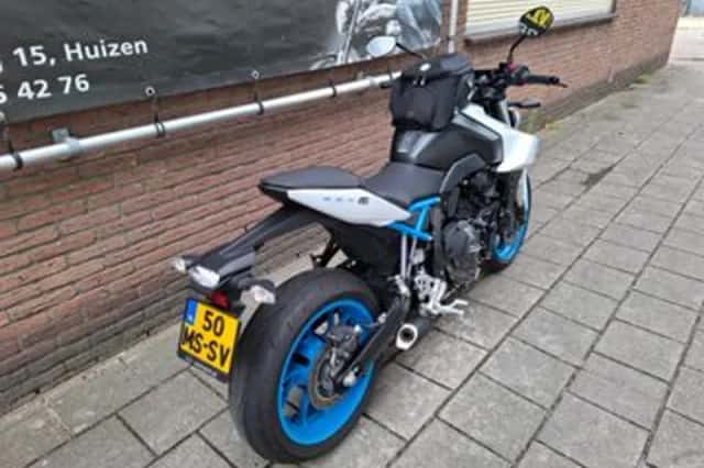 Suzuki GSX-8S (2023) thumbnail 4