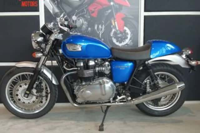 Triumph Thruxton 900 (2006) thumbnail 1