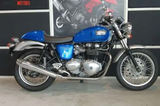 Triumph Thruxton 900 (2006) thumbnail 2
