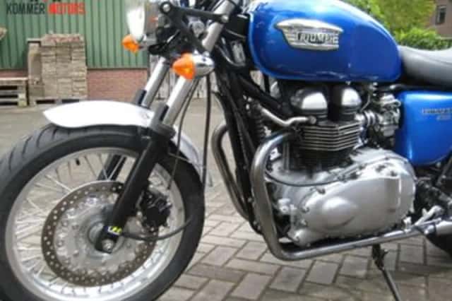Triumph Thruxton 900 (2006) thumbnail 6