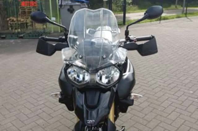Triumph Tiger 800 (2011) thumbnail 3