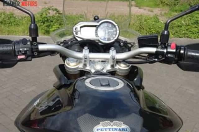 Triumph Tiger 800 (2011) thumbnail 6