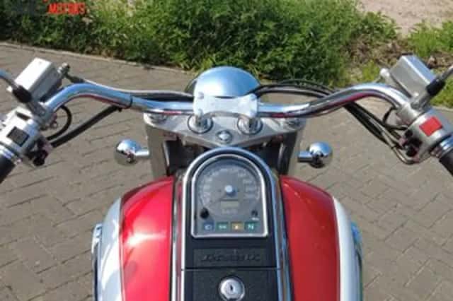 Suzuki VL 1500 Intruder (1999) thumbnail 6