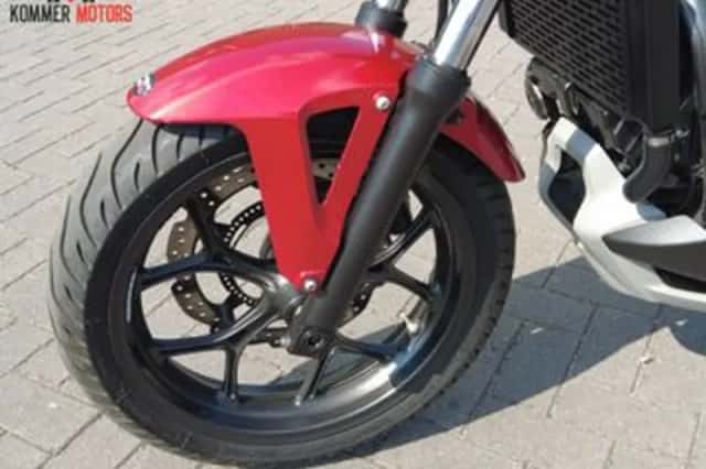 Honda NC750SA (2018) thumbnail 2