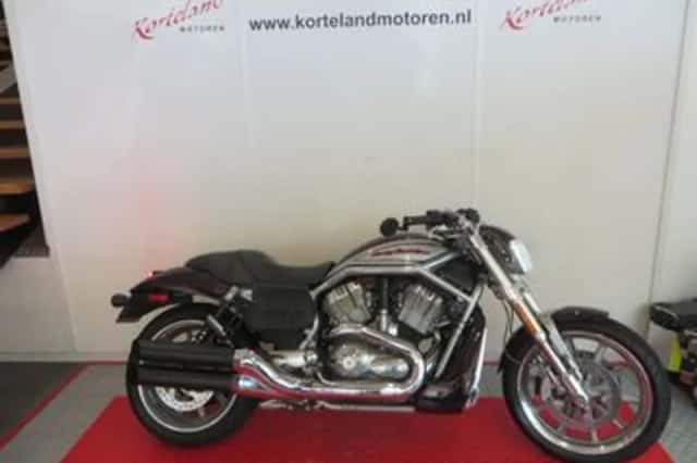 Harley-Davidson V-Rod (2006) thumbnail 1