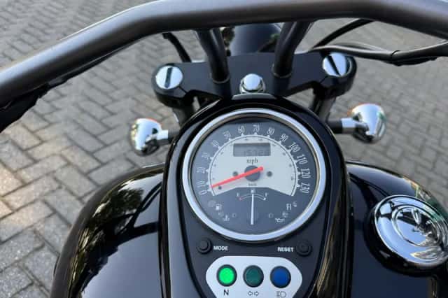 Kawasaki VN 900 Custom (2009) thumbnail 5