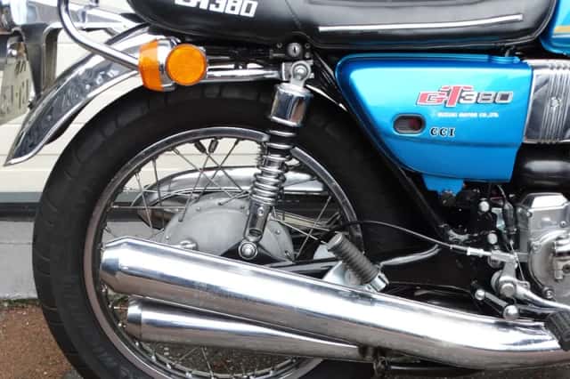 Suzuki GT 380 (1976) thumbnail 2