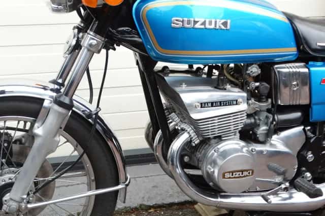 Suzuki GT 380 (1976) thumbnail 6