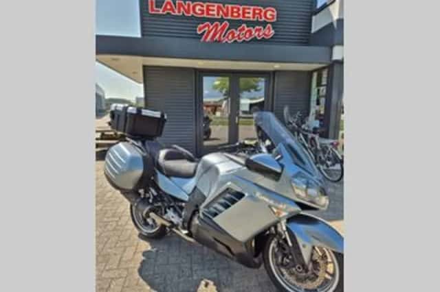 Kawasaki GTR 1400 (2007) thumbnail 1