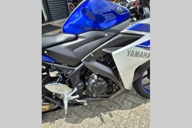 Yamaha R 3 (2015) thumbnail 3