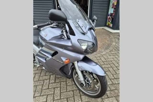 Yamaha FJR1300 (2004) thumbnail 2