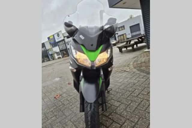 Kawasaki J 300 (2019) thumbnail 6