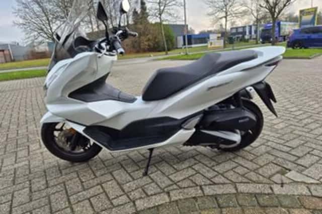 Honda PCX 125 (2021) thumbnail 4