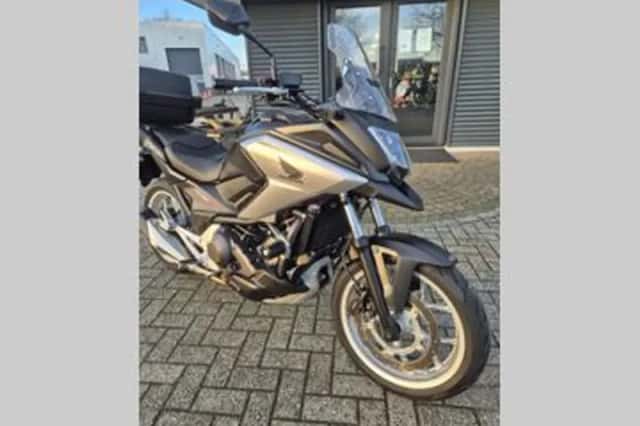 Honda NC750X (2017) thumbnail 2