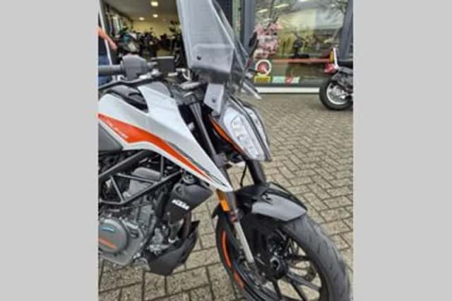 KTM Duke 390 (2022) thumbnail 2