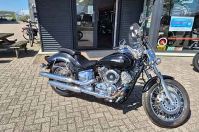 Yamaha XVS 1100 Dragstar (1999) thumbnail 1