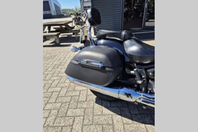 Yamaha XVS 1300 A Midnight Star (2011) thumbnail 2