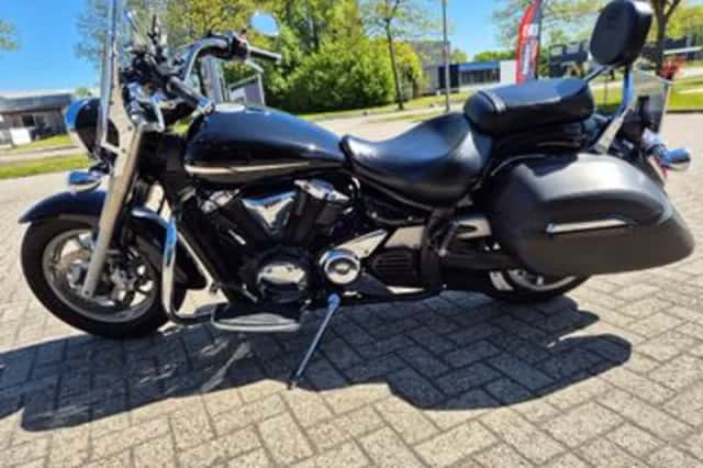 Yamaha XVS 1300 A Midnight Star (2011) thumbnail 6